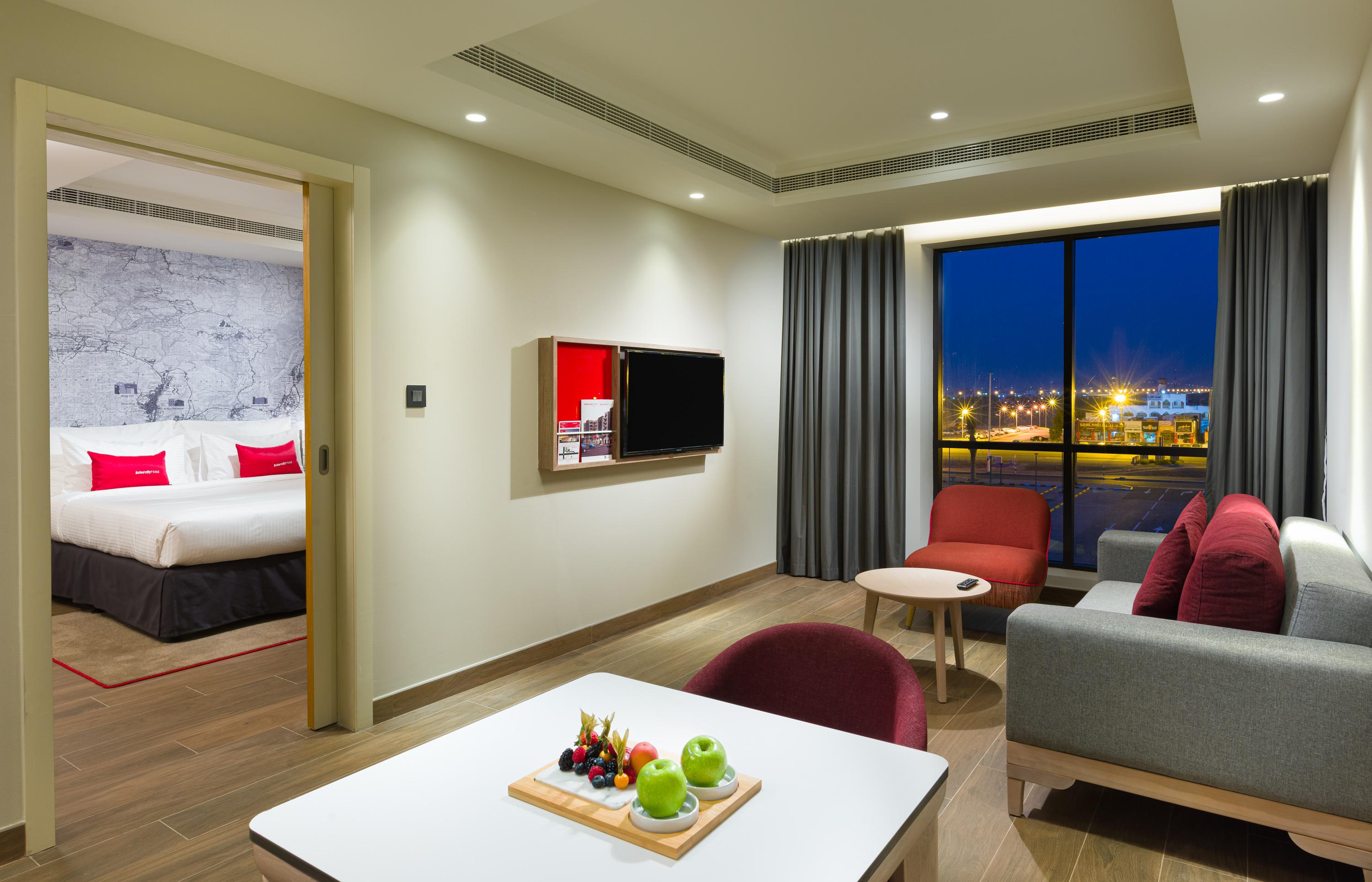 Intercityhotel Нізва Екстер'єр фото