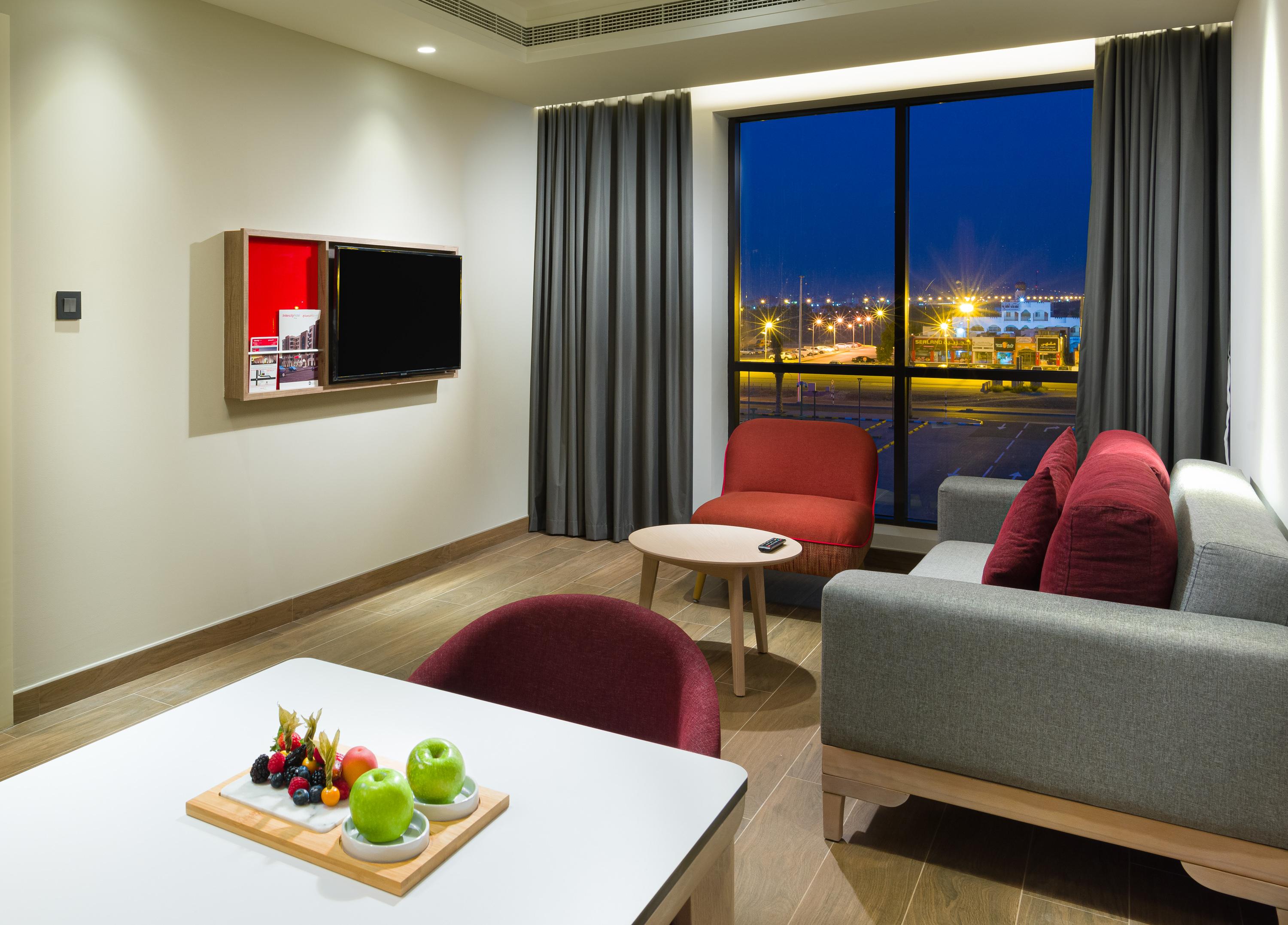 Intercityhotel Нізва Екстер'єр фото