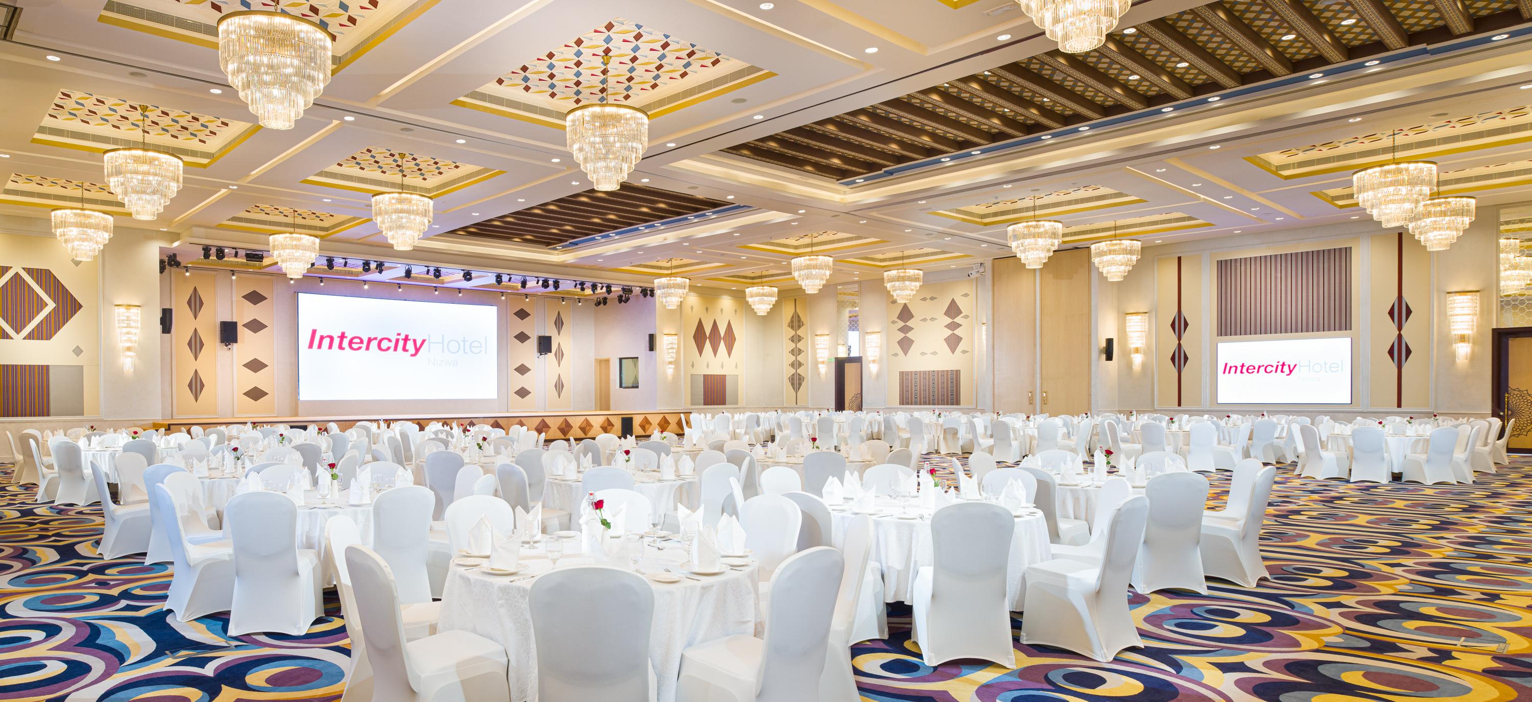 Intercityhotel Нізва Екстер'єр фото