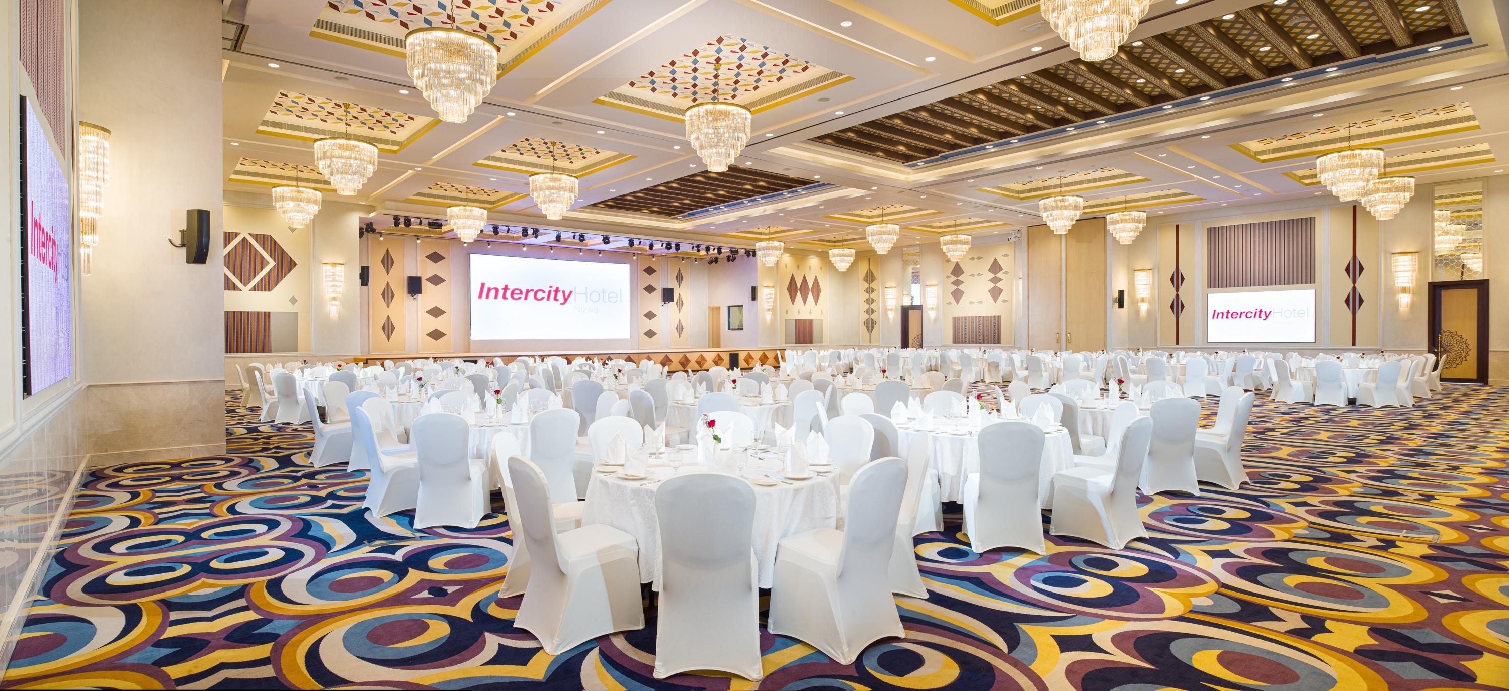 Intercityhotel Нізва Екстер'єр фото