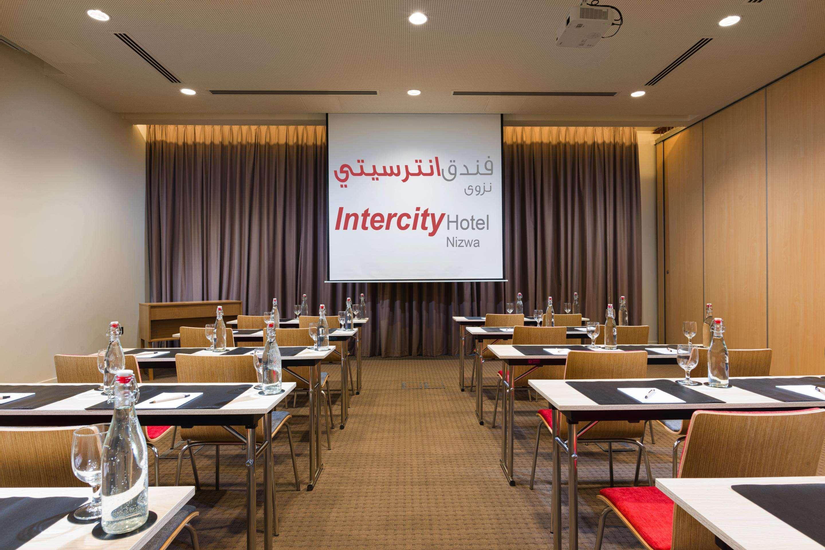 Intercityhotel Нізва Екстер'єр фото