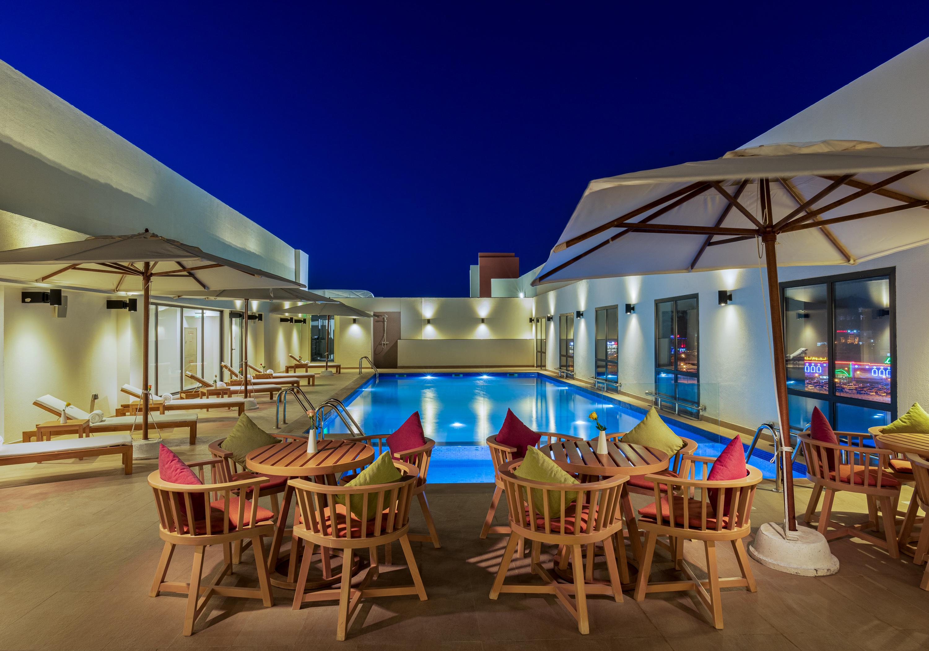 Intercityhotel Нізва Екстер'єр фото