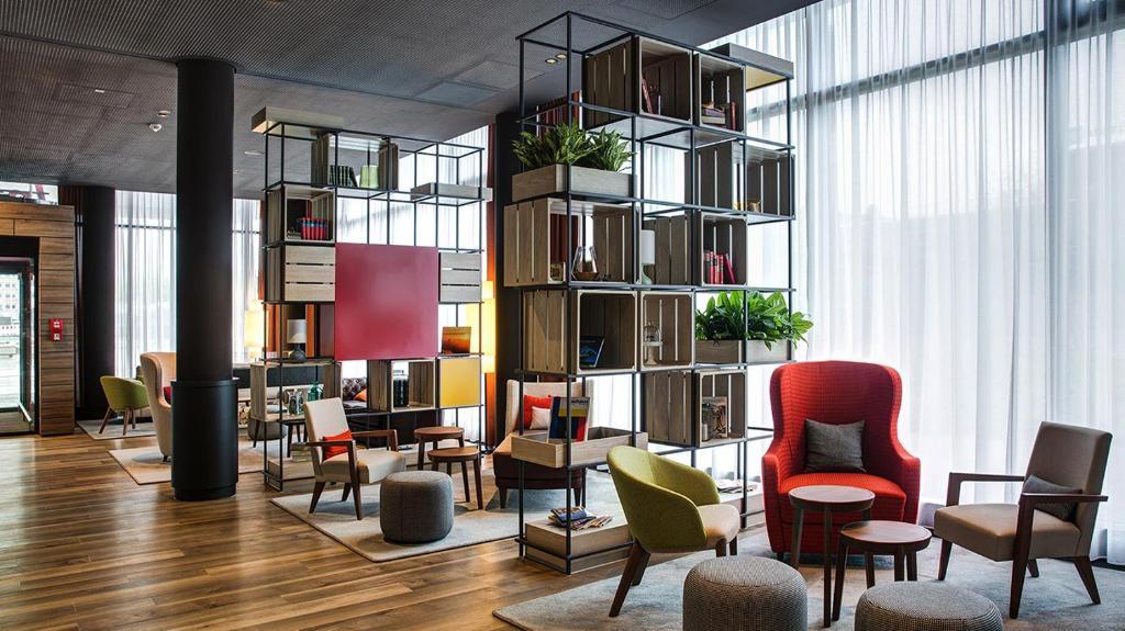 Intercityhotel Нізва Екстер'єр фото
