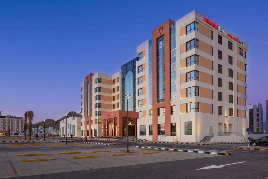 Intercityhotel Нізва Екстер'єр фото