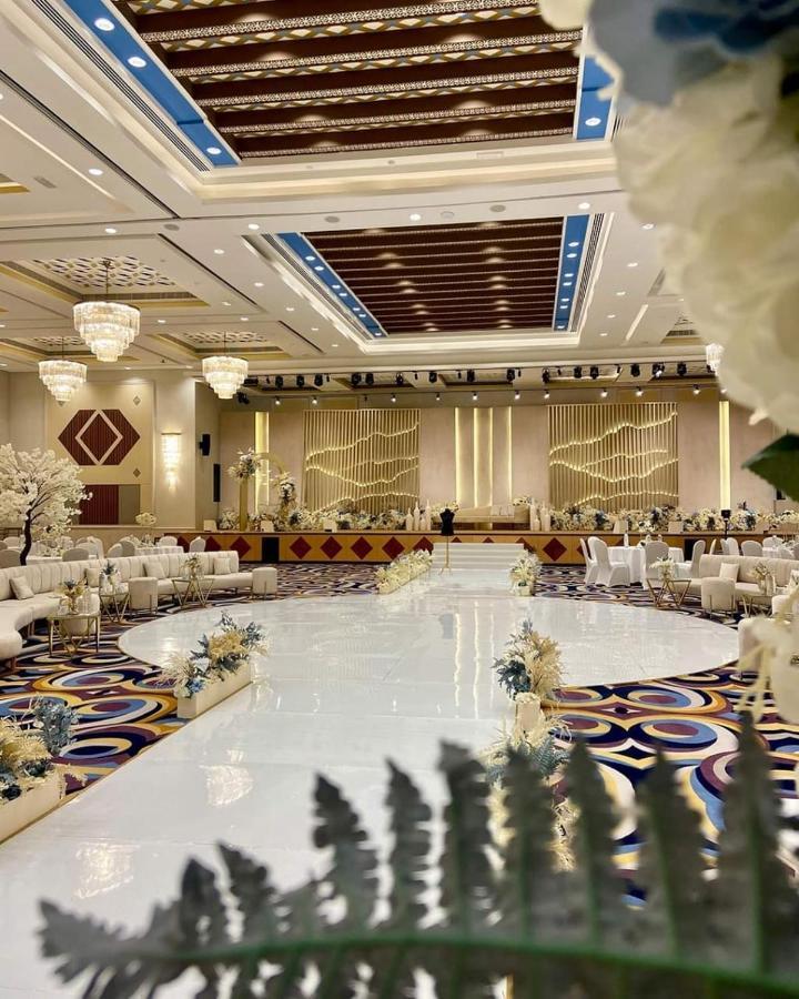 Intercityhotel Нізва Екстер'єр фото